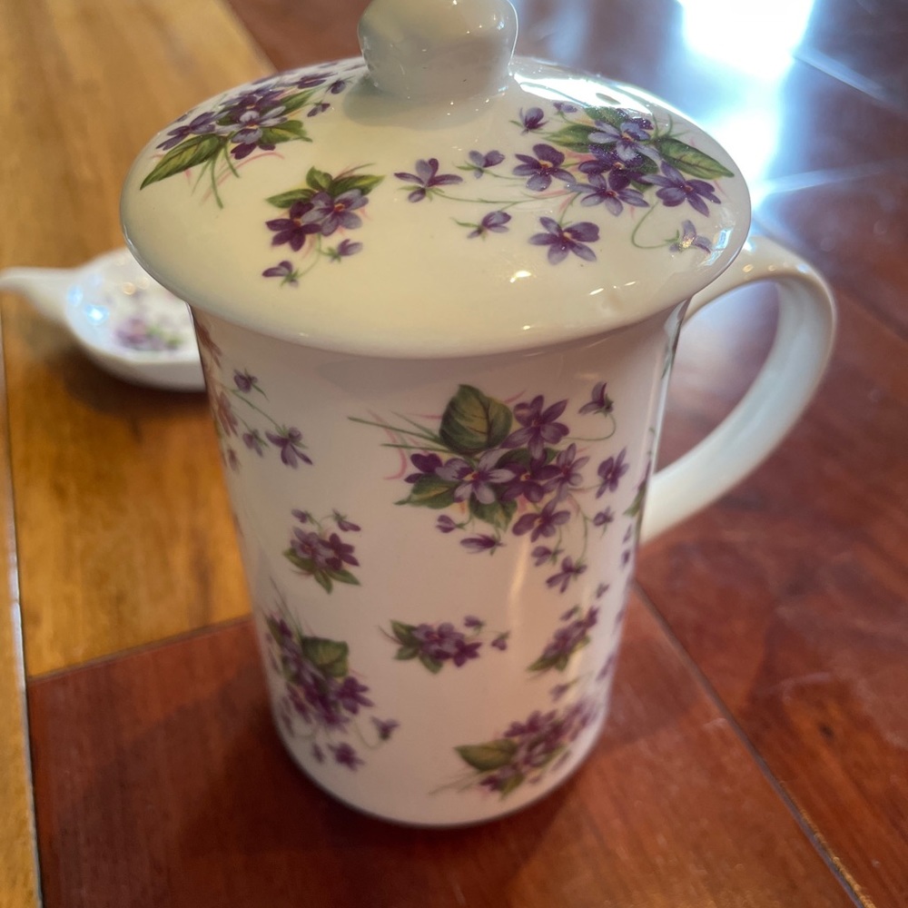 St George Tea Set - Picture 4 of 5